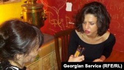 ხატია ბუნიათიშვილი ინტერვიუს ჩაწერისას