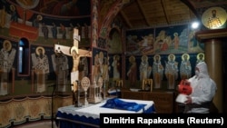 Dezinfecție la mânăstirea Kastritsis