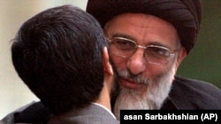 در دوره ریاست محمود هاشمی شاهرودی بر قوه قضائیه علاوه بر اطلاعات سپاه، حفاظت اطلاعات قوه قضائیه نیز قدرت بیشتری گرفت و برخورد با فعالان سیاسی از طریق این نهادهای اطلاعاتی موازی انجام می‌شد.