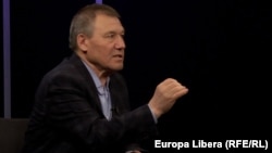 Nicolae Negru în studioul Europei Libere