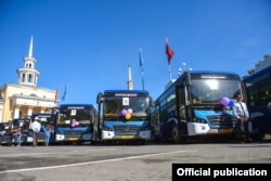 Автобусы китайского производства Hengtong, закупленные в мае 2017 года частной компанией для маршрута №35.