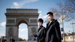 Париж в час епідемії коронавірусу