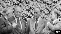 Prim ministrul britanic Harold Wilson, președintele Statelor Unite Gerald Ford, președintele Franței Valery Giscard d'Estaing și cancelarul Germaniei Helmut Schmidt la Helsinki, 8 August 1975