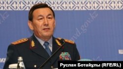 Ішкі істер министрі Қалмұханбет Қасымов. Астана, 14 маусым 2016 жыл.