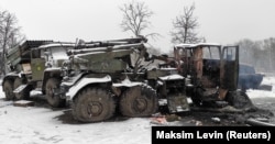 Знищені реактивні системи залпового вогню російської армії на околицях Харкова, 25 лютого 2022 року