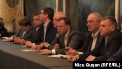 Andrei Năstase (centru)