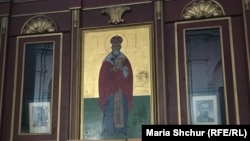 Православний собор Святих Кирила і Мефодія (Прага). Ікона святого великомученика єпископа Празького Ґоразда. Його разом з двома іншими священниками розстріляли нацисти за те, що вони надали притулок диверсантам, які вбили нацистського намісника Богемії Райнгарда Гейдріха