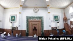 Борбордук мечит. Бишкек. 7-август, 2013-жыл.