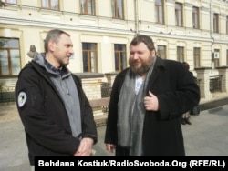 Зліва направо: керівник 24-ої антарктичної експедиції Ігор Дикий і керівник Національного антарктичного наукового центру Євген Дикий