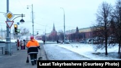 Москвада коомдук тазалыкты камсыздаган мигранттар