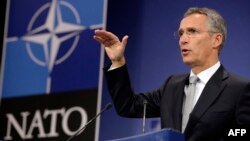 Jens Stoltenberg na konferenciji za novinare u sjedištu NATO-a u Briselu, 6. oktobar 2015.