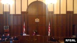 Неправительственные организации задаются вопросом, почему грузинские власти для пересмотра дел установили временное ограничение – только период правления "Нацдвижения"