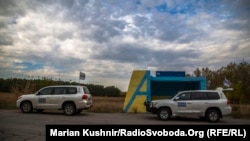 Автомобілі місії ОБСЄ на Донбасі