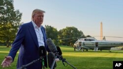 Дональд Трамп сказав журналістам, що він «не задоволений» жодною зі сторін.