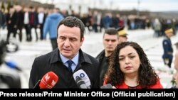 Kryeministri i Kosovës, Albin Kurti dhe presidentja e Kosovës, Vjosa Osmani. 