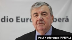 Primul președinte al R. Moldova, Mircea Snegur, în studioul Europei Libere de la Chișinău, 2011