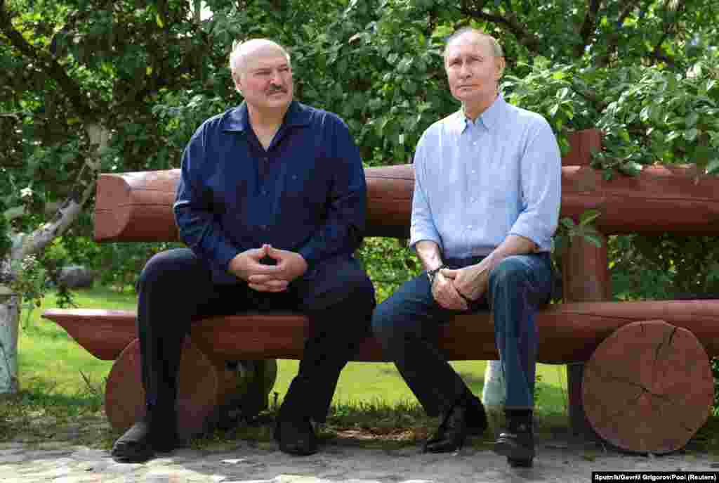 Президент России Владимир Путин и его белорусский коллега Александр Лукашенко посещают Валаамский монастырь в Республике Карелия, Россия, 1 августа 2025 года. Sputnik/Gavriil Grigorov