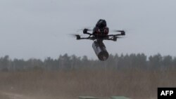 Atât în Ucraina cât și în Rusia, militarii au doborât noaptea trecută zeci de drone de atac.