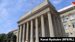 Здание правительства КР.