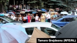 Protest la Comisia Electorală Centrală