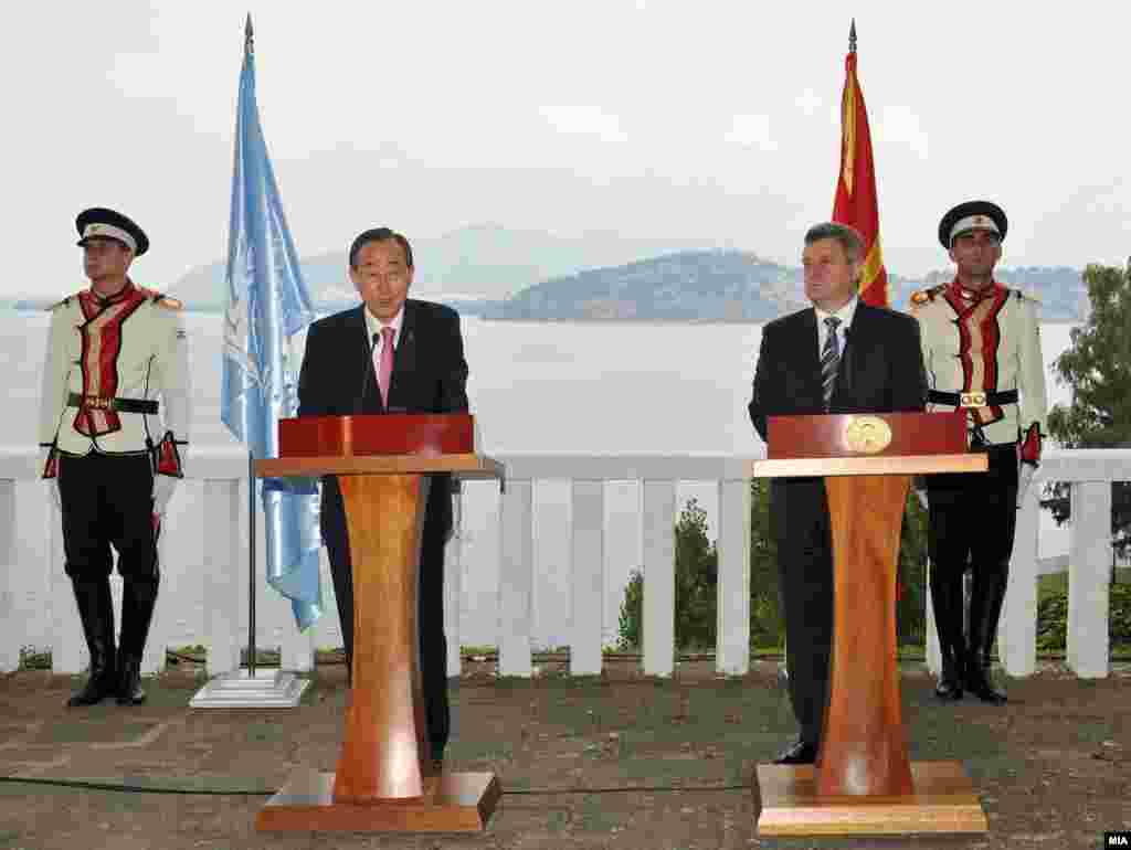 Генералниот секретар на ОН Бан Ки Мун по средбата со шефот на државата Ѓорге Иванов во Охрид, 25.07.2012. 