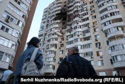 Последствия российского удара по жилому многоэтажному зданию Киева 6 июня 2025 года