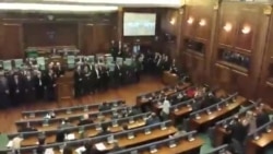 Gaz lotsjellës për herë të tretë në seancën e Kuvendit të Kosovës