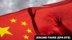 În pin război rece, China înființează, la Budapesta, prima sa universitate într-o altă țară. 