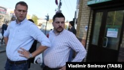 Олексій Навальний (л) і керівник його штабу Леонід Волков