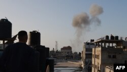 Fum produs de atacurile israeliene asupra unei tabere de refugiași di Rafah. 2 martie 2024.