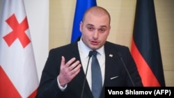 Грузинская оппозиция в качестве напутствия предложила Мамуке Бахтадзе в ходе выступления на Мюнхенской конференции по безопасности призвать партнеров ужесточить санкции в отношении России