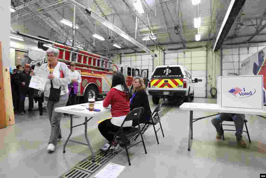 Glasanje u vatrogasnoj stanici u Indijanopolisu, Indijana