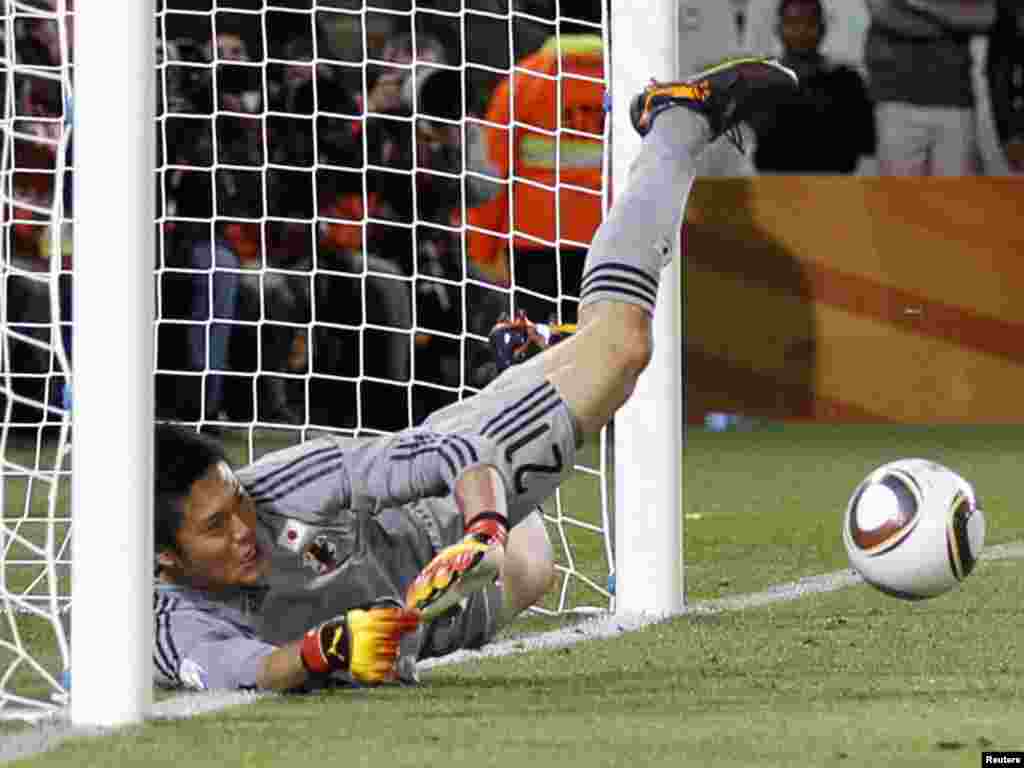 Голманот на Јужна Кореја Eiji Kawashima 