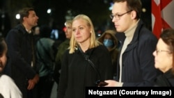 Элина Валтонен на проспекте Руставели