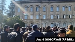 Акция у парламента