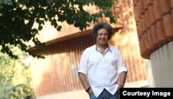 Baktash Abtin was serving a six-year prison sentence related to his ties to the Iranian Writers' Association and due to his visitation of graves of victims of alleged political assassinations.