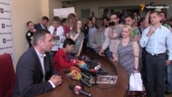 На засідання Київради увірвалися активісти: вимагали припинити будівництво на Осокорках