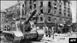 Tanc sovietic la Budapesta (12 noiembrie 1956)