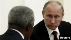 Sastanak Vladimira Putina i Kofija Anana 