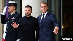  Владимир Зеленский и Эммануэль Макрон