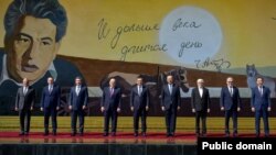 Президент Садыр Жапаров жана ЕАЭБге мүчө мамлекеттердин өкмөт башчылары. 15-август. Чолпон-Ата шаары.