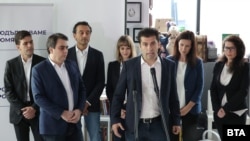 Кирил Петков и Асен Василев по време на представянето на партията си "Продължаваме промяната".