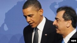 یوسف رضا گیلانی (راست)، نخست وزیر پاکستان، به همراه باراک اوباما، رئیس جمهور آمریکا 