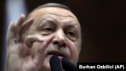 رجب طیب اردوغان روز سه شنبه گفت محاصره شهر عفرین به زودی شروع می شود