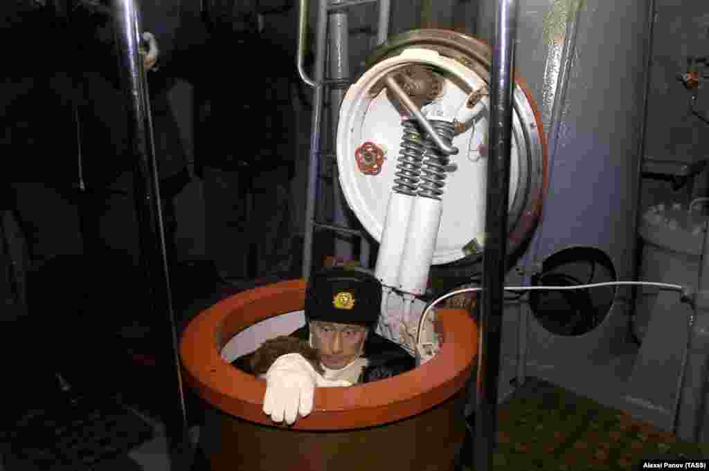 În timpul manevrelor militare ale Flotei Ruse în Marea Barents, februarie&nbsp;2004