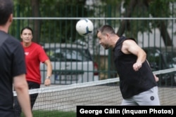 Ciprian Ciucu la deschiderea celei mai mari baze sportive dintr-o școală a sectorului 6, alături de handbalista Cristina Neagu.