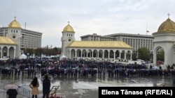 Peste 315.000 de pelerini au mers la Catedrala Națională după sfințirea picturii bisericești.