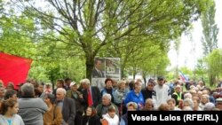 Više stotina jugonostalgičari iz svih mesta bivših YU, raduju se tokom posete Mini-Jugoslavija u selu Aleksandrovo kod Subotice, , 02. maj 2011. Foto: Vesela Lalos