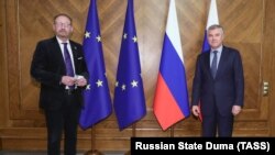 Европа кеңешинин Парламенттик ассамблеясынын президенти Рик демс менен Орусиянын Мамлекеттик думасынын төрагасы Вячеслав Володин Москвада жолугушту. 15-март, 2021-жыл.
