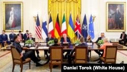 Переговоры лидеров США, Украины, Франции, Финляндии, Германии, Великобритании, Италии, НАТО и Евросоюза в Вашингтоне. 18 августа, 2025